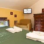 Il Castello Di San Sergio Nocleg ze śniadaniem 4*
