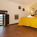 Nocleg ze śniadaniem Il Castello Di San Sergio 4*