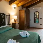 Nocleg ze śniadaniem Il Castello Di San Sergio 4*