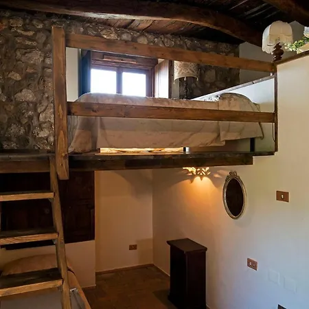 فندق مبيت وإفطار Il Castello Di San Sergio سنتولا
