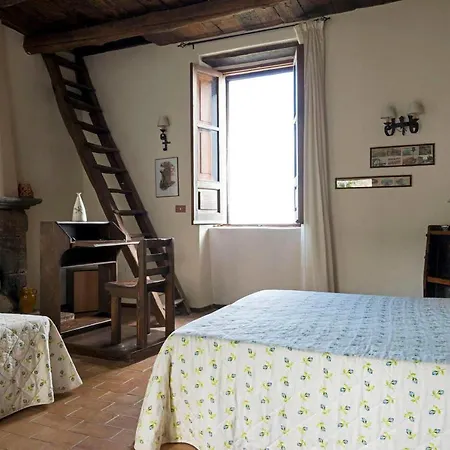 לינה וארוחת בוקר Il Castello Di San Sergio 4*