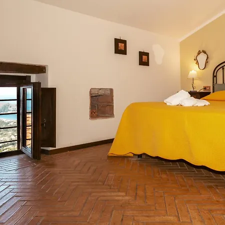 Bed & Breakfast Il Castello Di San Sergio 4*
