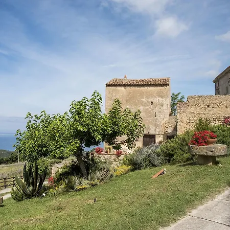 Il Castello Di San Sergio לינה וארוחת בוקר