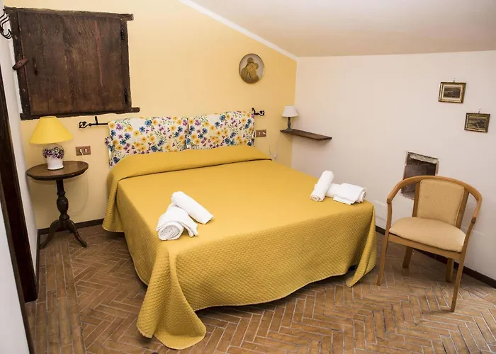 Il Castello Di San Sergio Nocleg ze śniadaniem 4*
